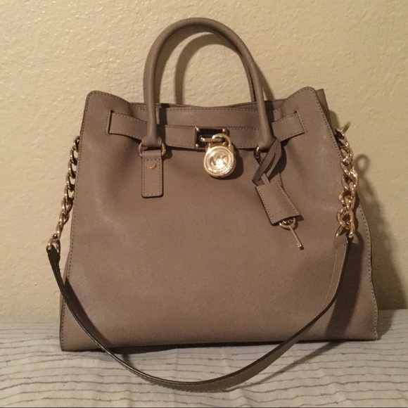 Michael Kors Handbags - Michael Kors Hamilton bag